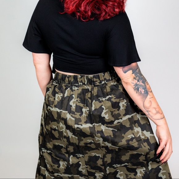 Plus Size ‘Gigi’ Camo Skirt - Picture 4 of 5